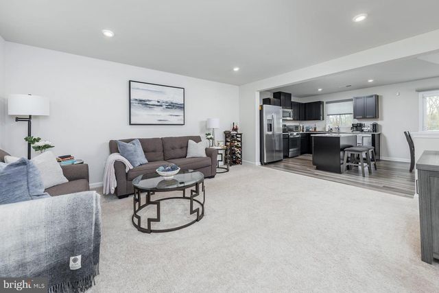 240 ROTHBERG DR, Williamstown, NJ 08094