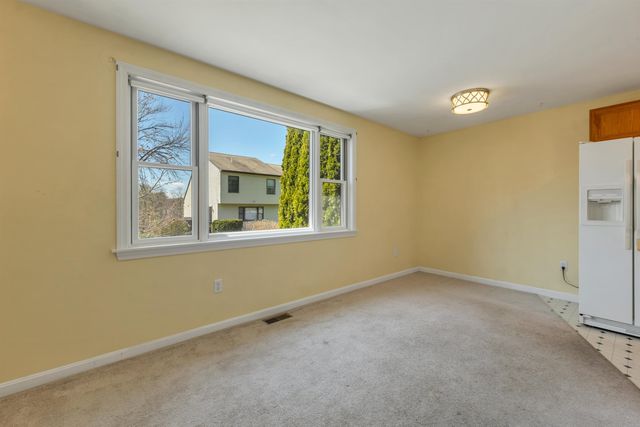 422 Ledgeview Drive, Rochester, NH 03867