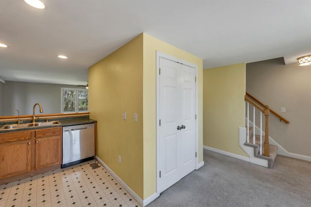 422 Ledgeview Drive, Rochester, NH 03867