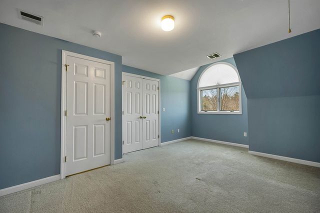 422 Ledgeview Drive, Rochester, NH 03867