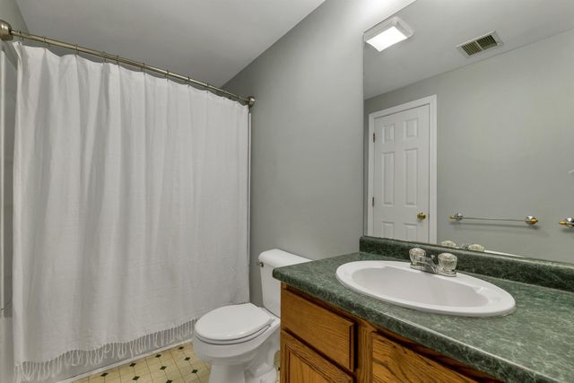 422 Ledgeview Drive, Rochester, NH 03867