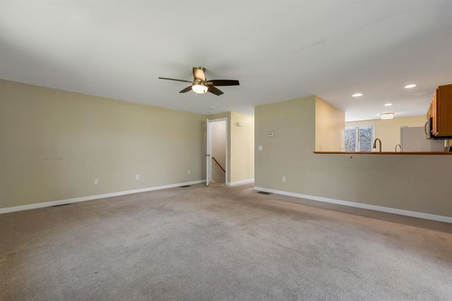 422 Ledgeview Drive, Rochester, NH 03867