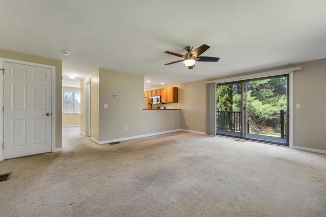 422 Ledgeview Drive, Rochester, NH 03867