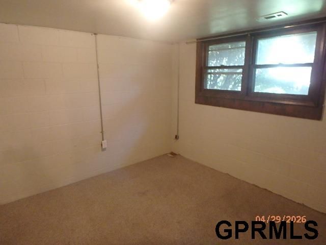 1518 N 105 Street, Omaha, NE 68114