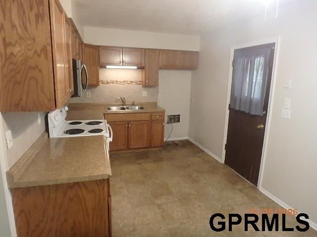 1518 N 105 Street, Omaha, NE 68114