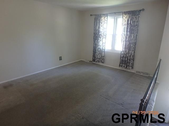 1518 N 105 Street, Omaha, NE 68114