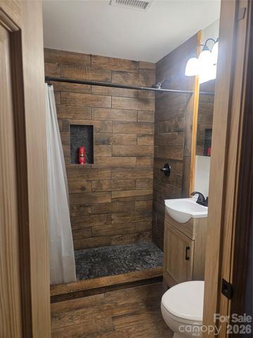 111 Little John Lane, Lexington, NC 27292