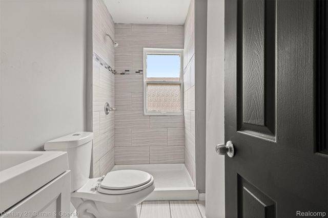 6837 Braun, Center Line, MI 48015