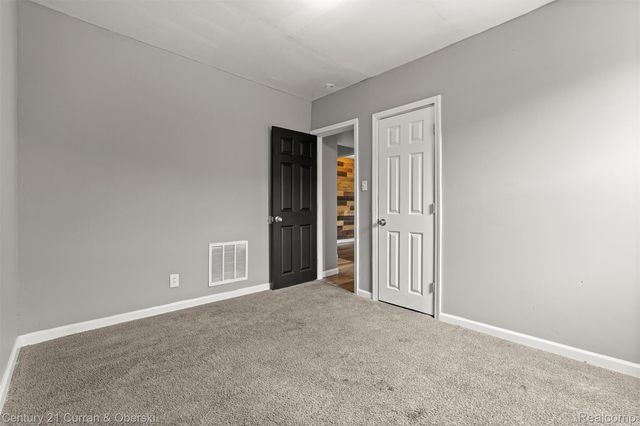 6837 Braun, Center Line, MI 48015