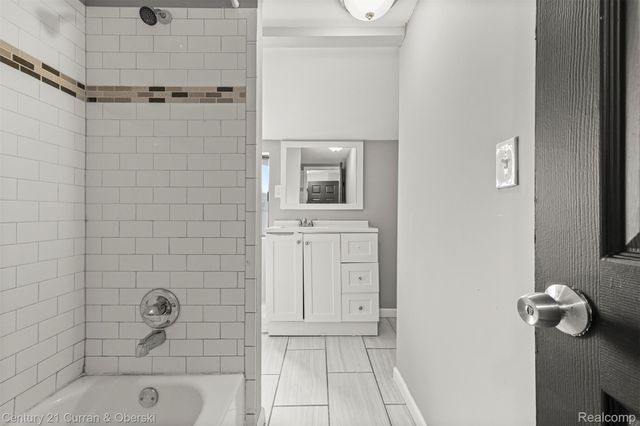 6837 Braun, Center Line, MI 48015