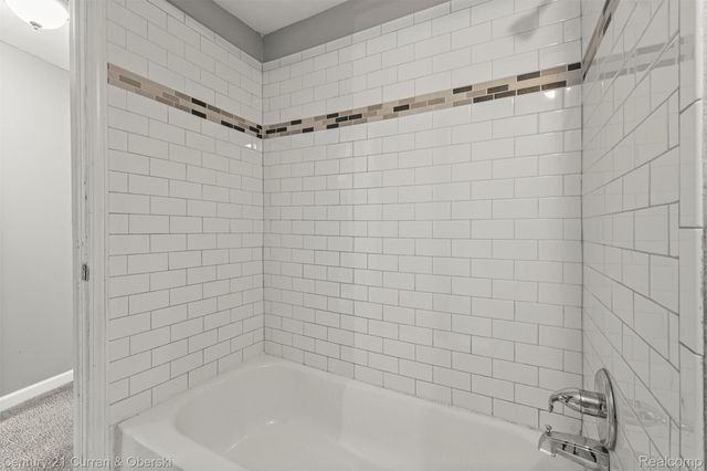 6837 Braun, Center Line, MI 48015