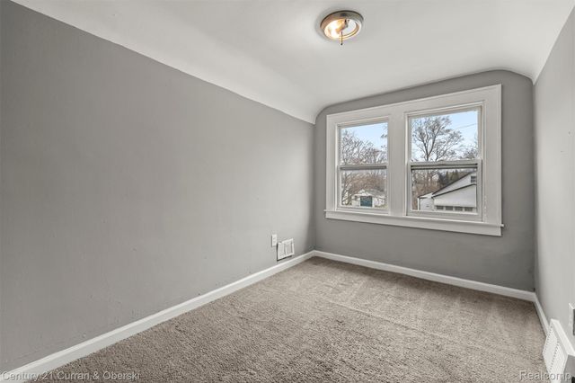 6837 Braun, Center Line, MI 48015