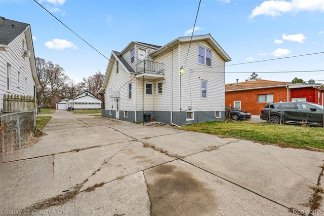 6837 Braun, Center Line, MI 48015