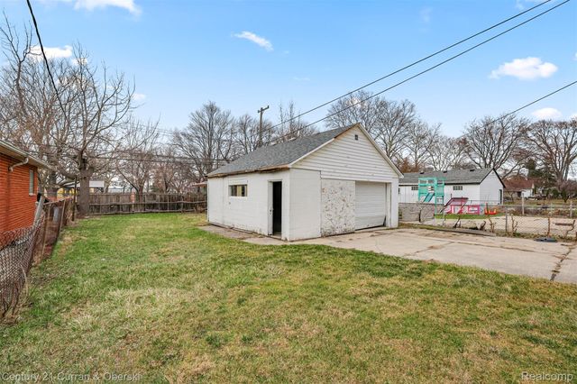 6837 Braun, Center Line, MI 48015