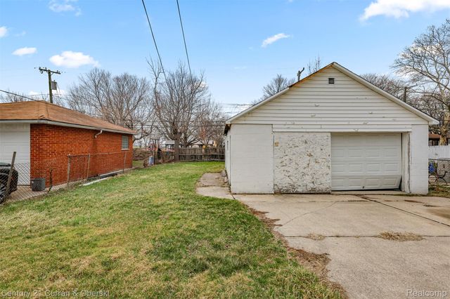 6837 Braun, Center Line, MI 48015