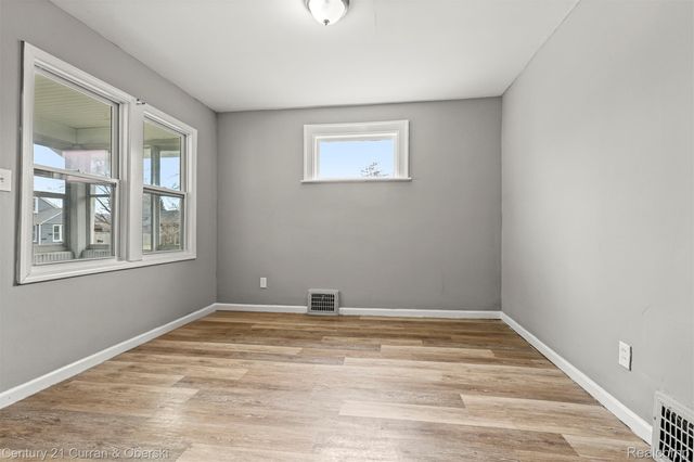 6837 Braun, Center Line, MI 48015