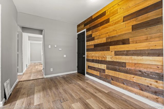 6837 Braun, Center Line, MI 48015