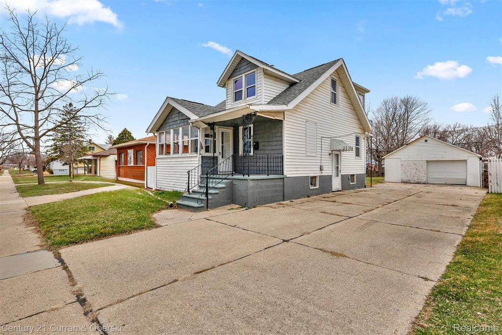 6837 Braun, Center Line, MI 48015