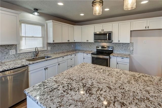 11104 E 83rd Terrace, Raytown, MO 64138