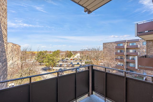 720 Wellington Avenue 405, Elk Grove Village, IL 60007