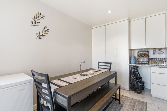 720 Wellington Avenue 405, Elk Grove Village, IL 60007