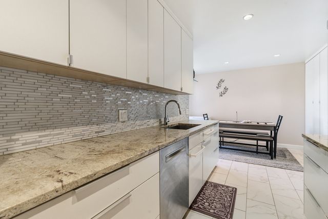 720 Wellington Avenue 405, Elk Grove Village, IL 60007