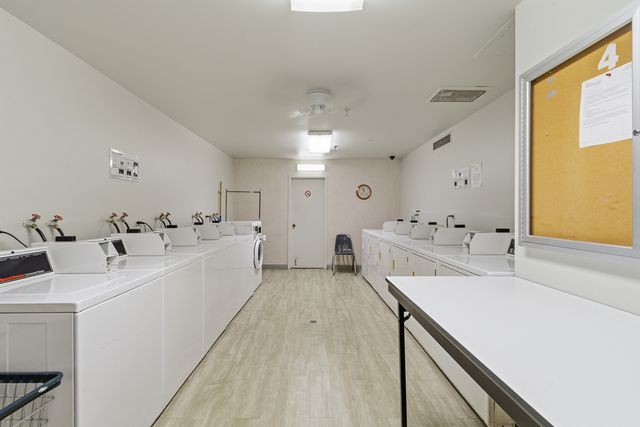 720 Wellington Avenue 405, Elk Grove Village, IL 60007