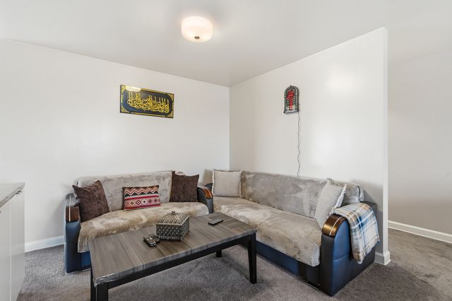 720 Wellington Avenue 405, Elk Grove Village, IL 60007