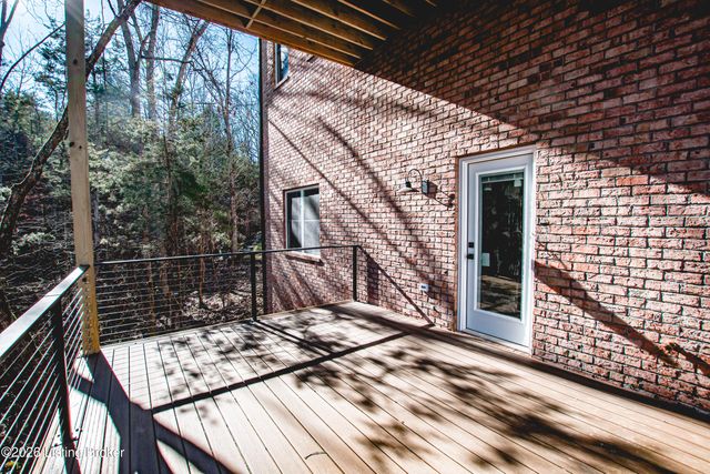 11306 Waterview Pl, Louisville, KY 40291