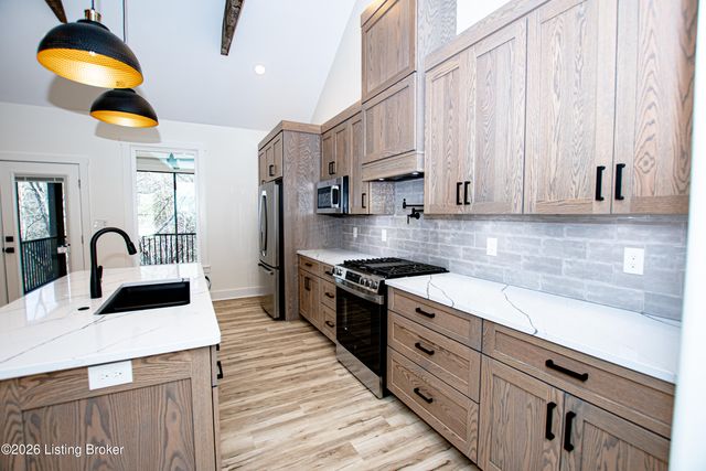 11306 Waterview Pl, Louisville, KY 40291