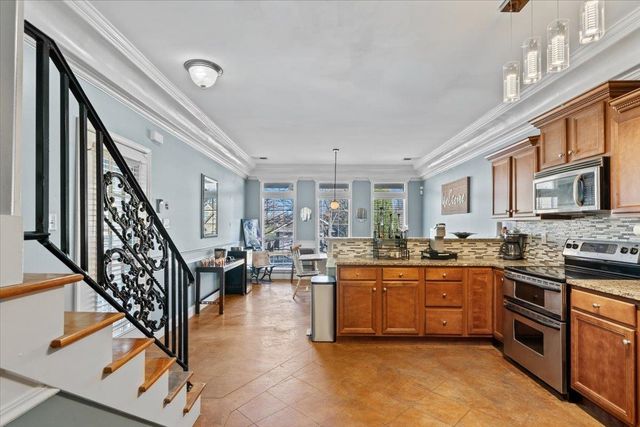 2065 PEABODY AVE, Memphis, TN 38104