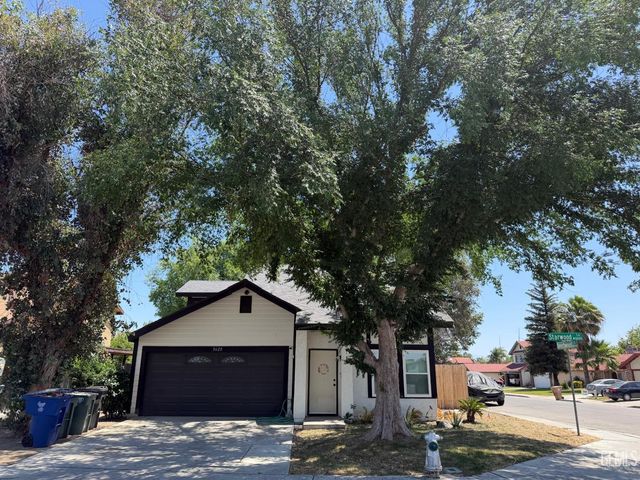 3620 Starwood Lane, Bakersfield, CA 93309