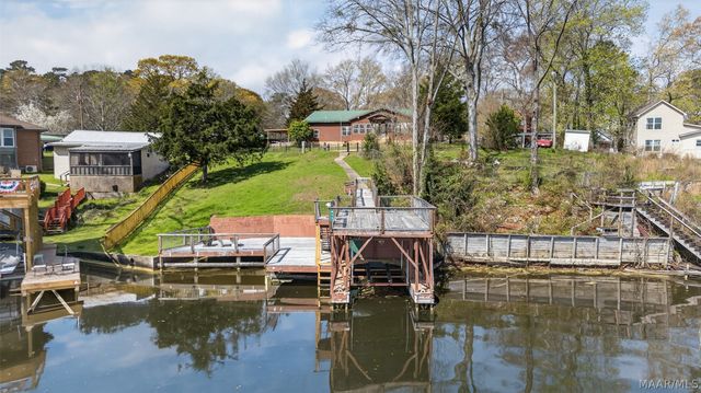 813 Lake Region Circle, Wetumpka, AL 36092