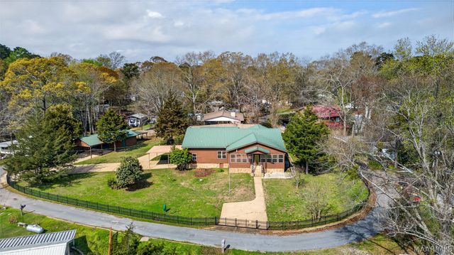 813 Lake Region Circle, Wetumpka, AL 36092