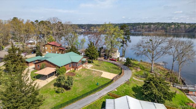 813 Lake Region Circle, Wetumpka, AL 36092