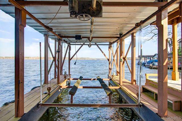 813 Lake Region Circle, Wetumpka, AL 36092