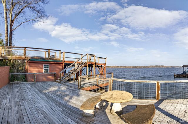 813 Lake Region Circle, Wetumpka, AL 36092