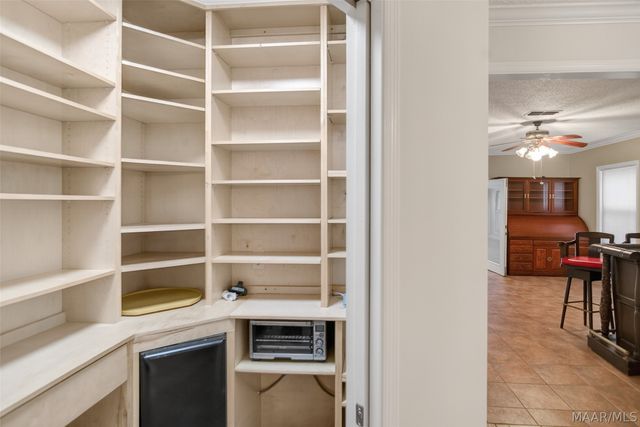 813 Lake Region Circle, Wetumpka, AL 36092