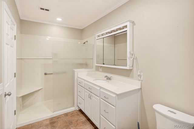 813 Lake Region Circle, Wetumpka, AL 36092