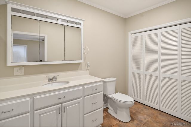 813 Lake Region Circle, Wetumpka, AL 36092