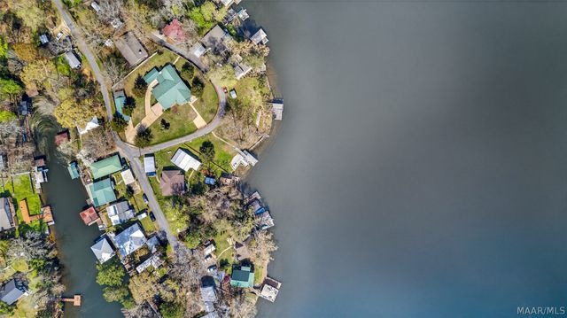 813 Lake Region Circle, Wetumpka, AL 36092