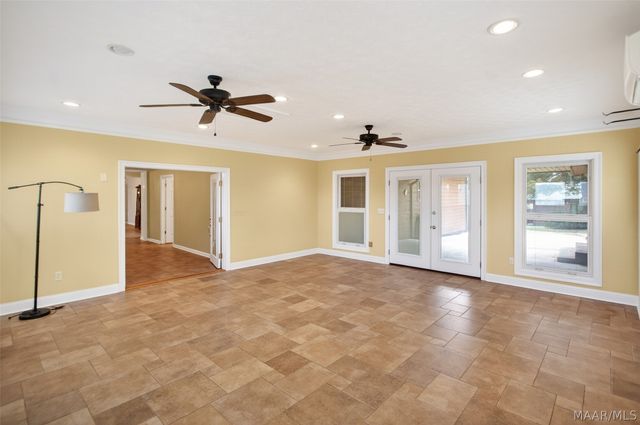 813 Lake Region Circle, Wetumpka, AL 36092