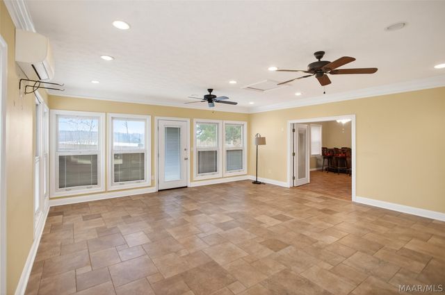 813 Lake Region Circle, Wetumpka, AL 36092