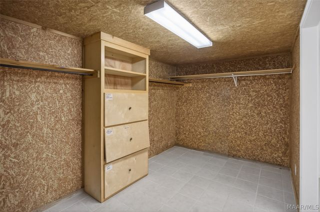 813 Lake Region Circle, Wetumpka, AL 36092