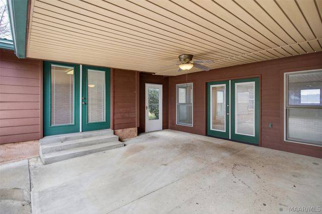 813 Lake Region Circle, Wetumpka, AL 36092