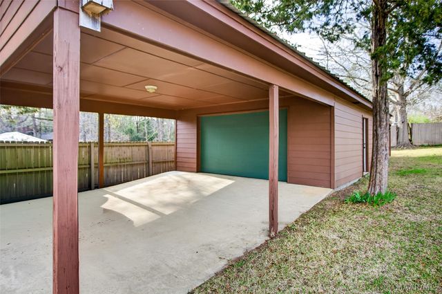 813 Lake Region Circle, Wetumpka, AL 36092