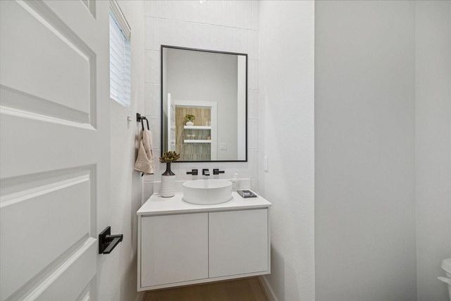 811 Thornton Road A, Houston, TX 77018
