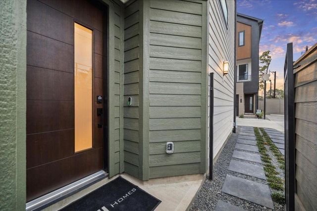 811 Thornton Road A, Houston, TX 77018