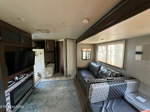 341 Dwyer Drive, Crossville, TN 38572