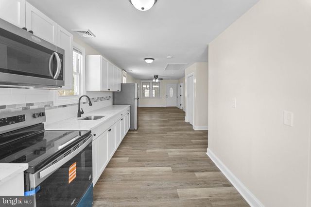 542 BERLIN RD, Clementon, NJ 08021